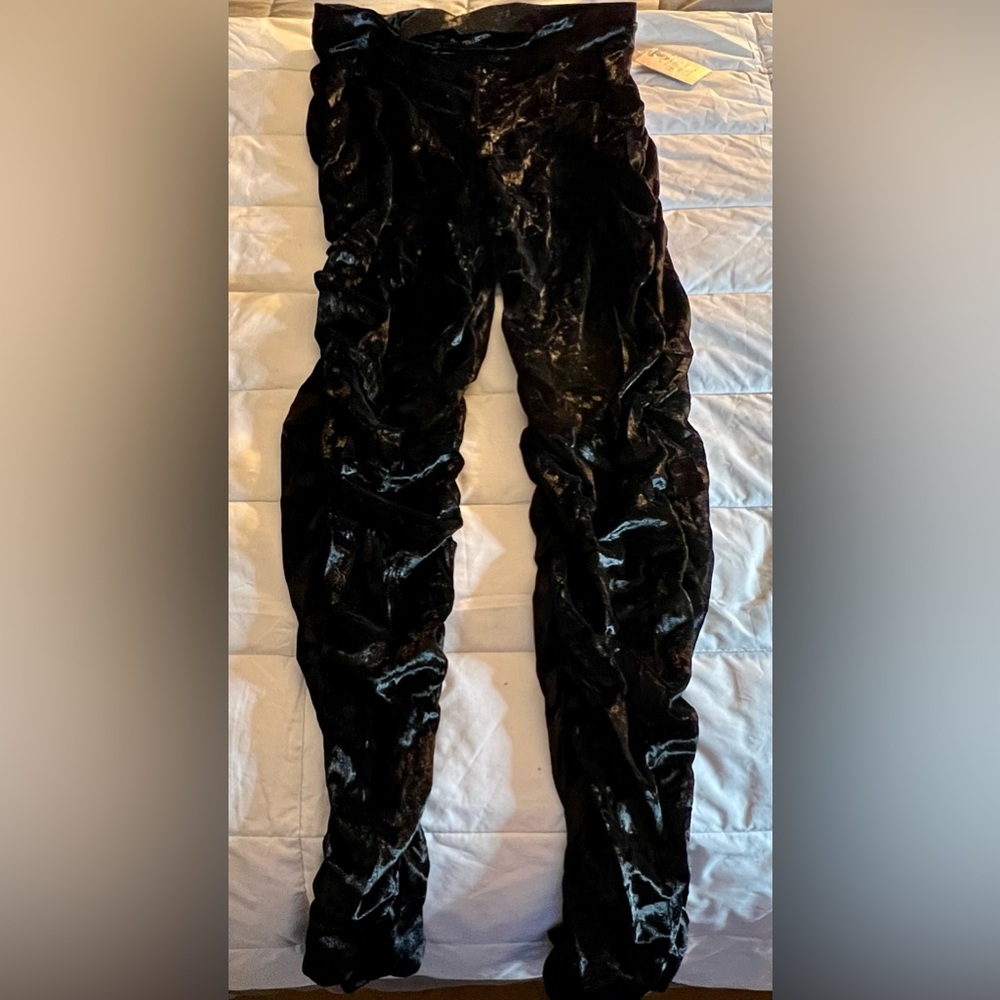 NWT Elite Collection Black Velour 2-piece fitted sweatsuit. Women’s size XL. - Picture 2 of 11